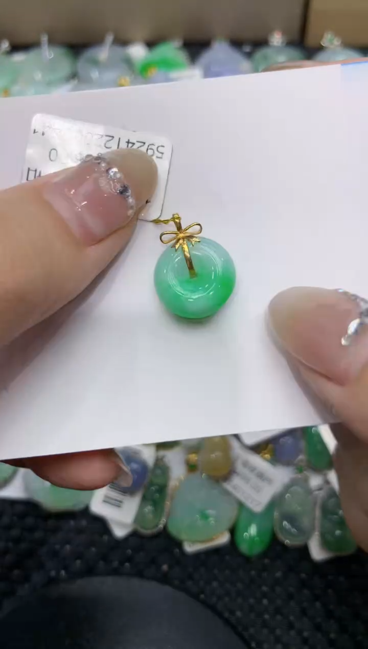 【闪购商品】翡翠颈饰18K金镶嵌2222222221