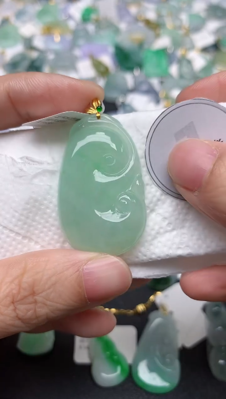 颈饰18K金镶嵌翡翠天然缅甸A货翡翠