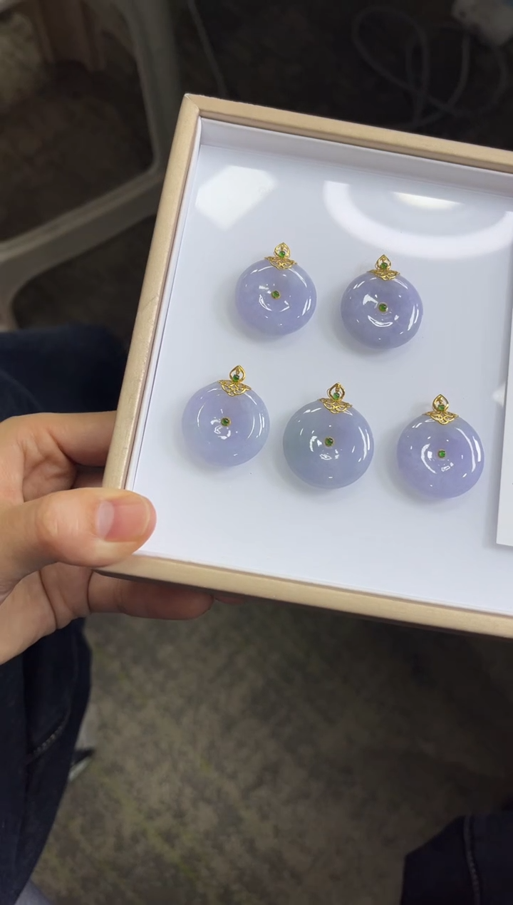 【闪购商品】翡翠颈饰18K金镶嵌V55 /多样性发一件/配绳子