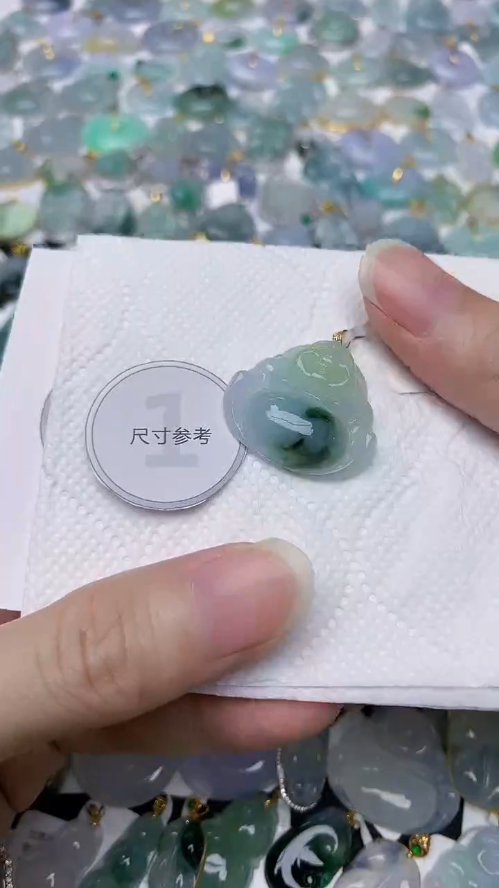 颈饰18K金镶嵌翡翠天然A货翡翠