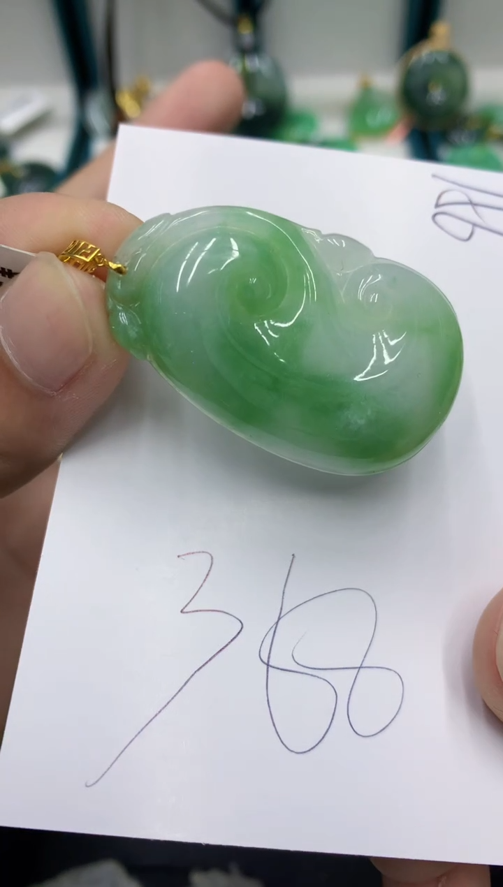 【闪购商品】翡翠颈饰18K金镶嵌翡翠