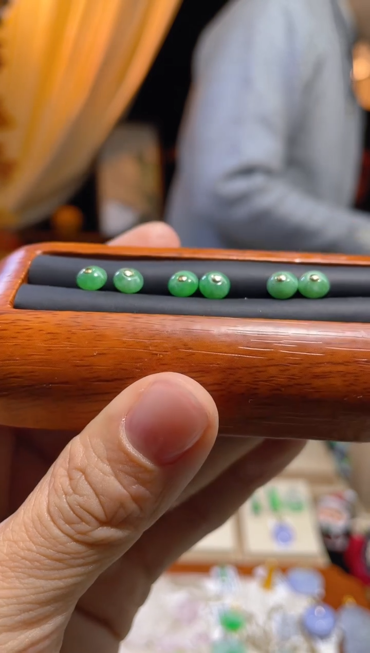 【闪购商品】翡翠颈饰18K金镶嵌多样性发货 发其一