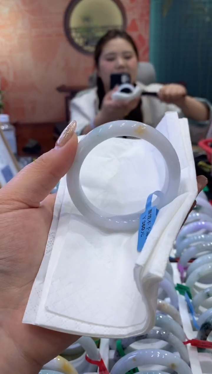 【闪购商品】翡翠手镯未镶嵌多人005472