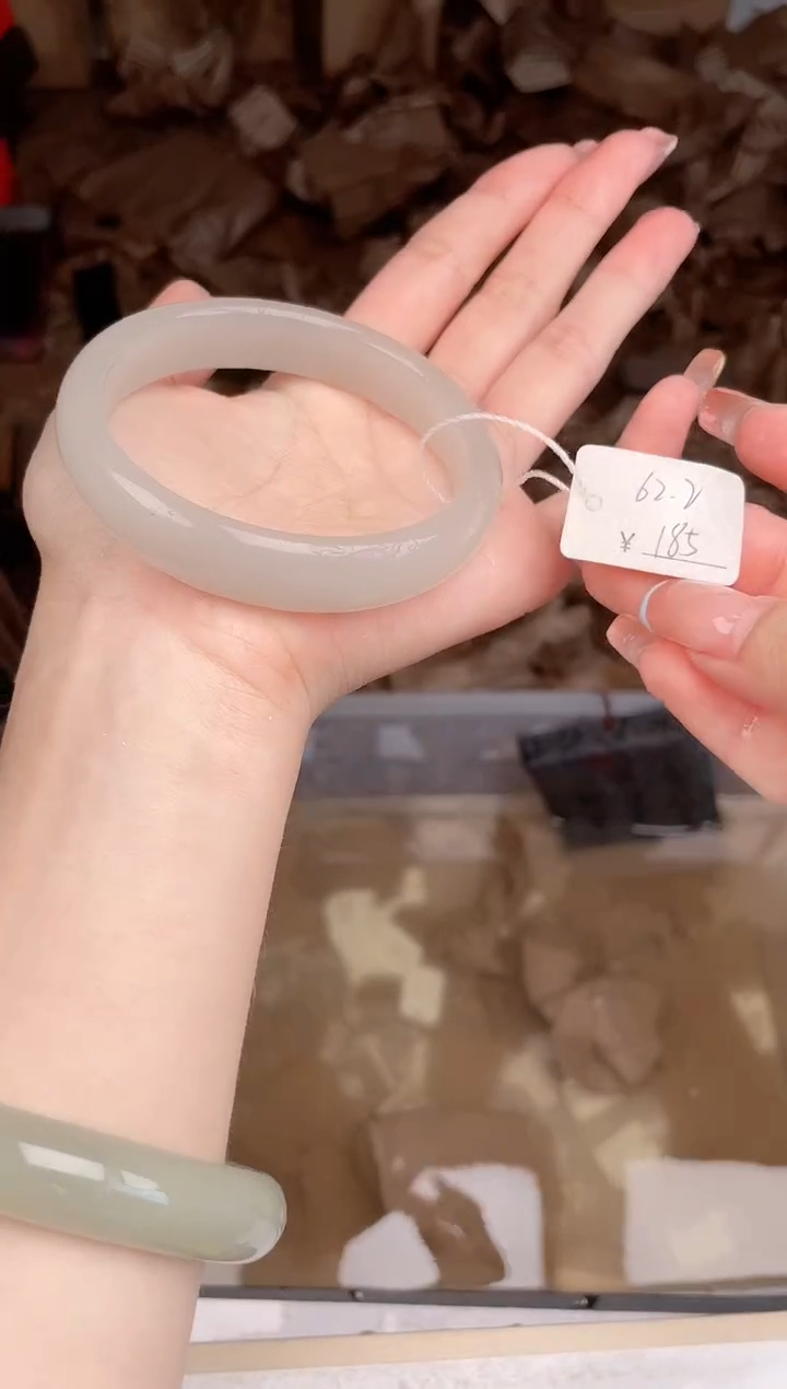 石英质玉手镯未镶嵌A172-