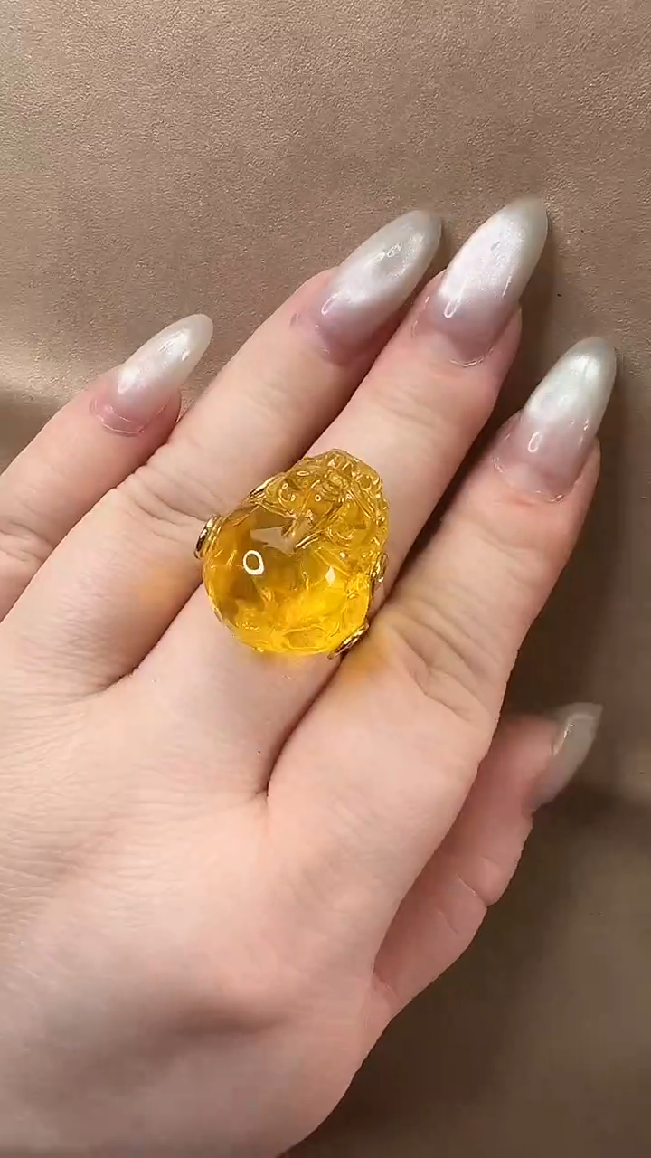 琥珀颈饰未镶嵌戒指