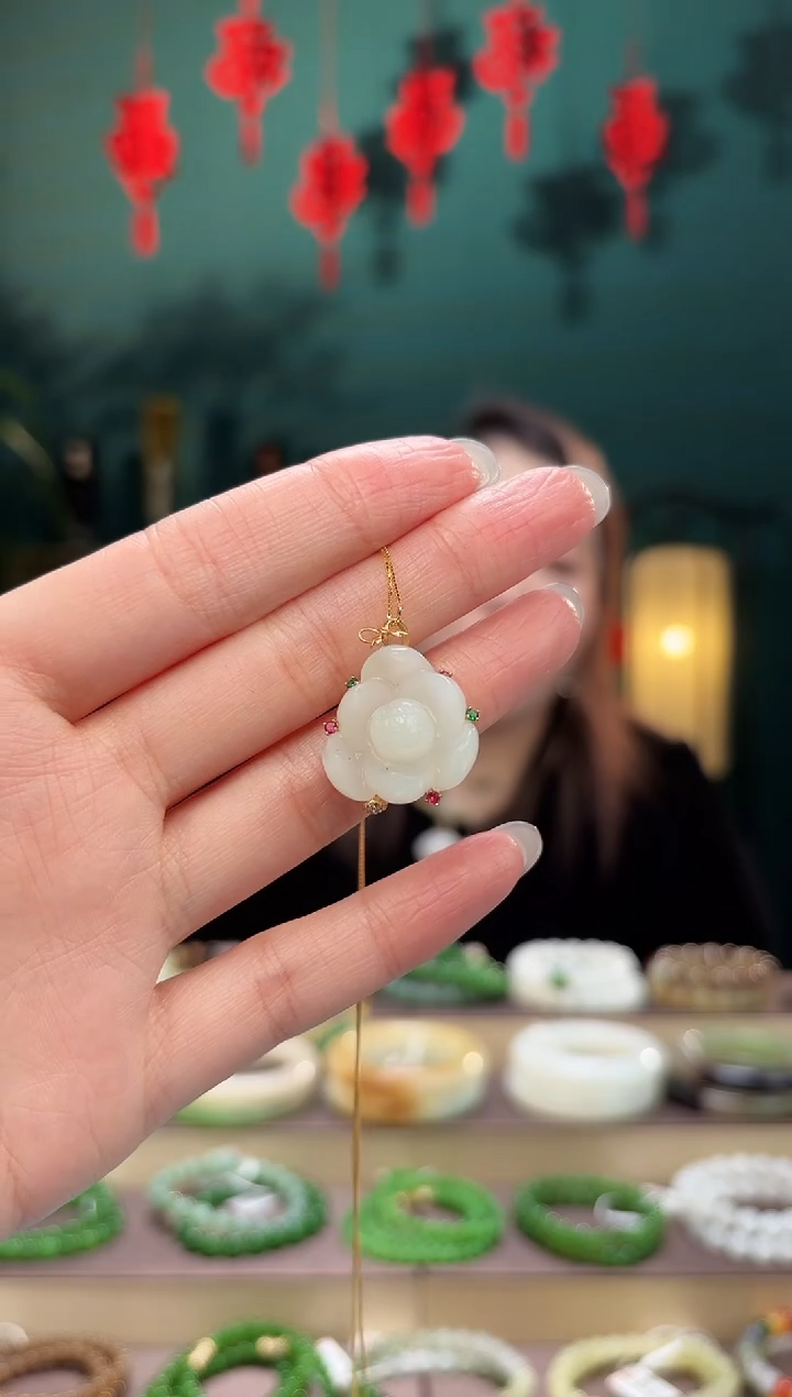 【闪购商品】和田玉吊坠(不含链)18K金镶嵌莲花吊坠