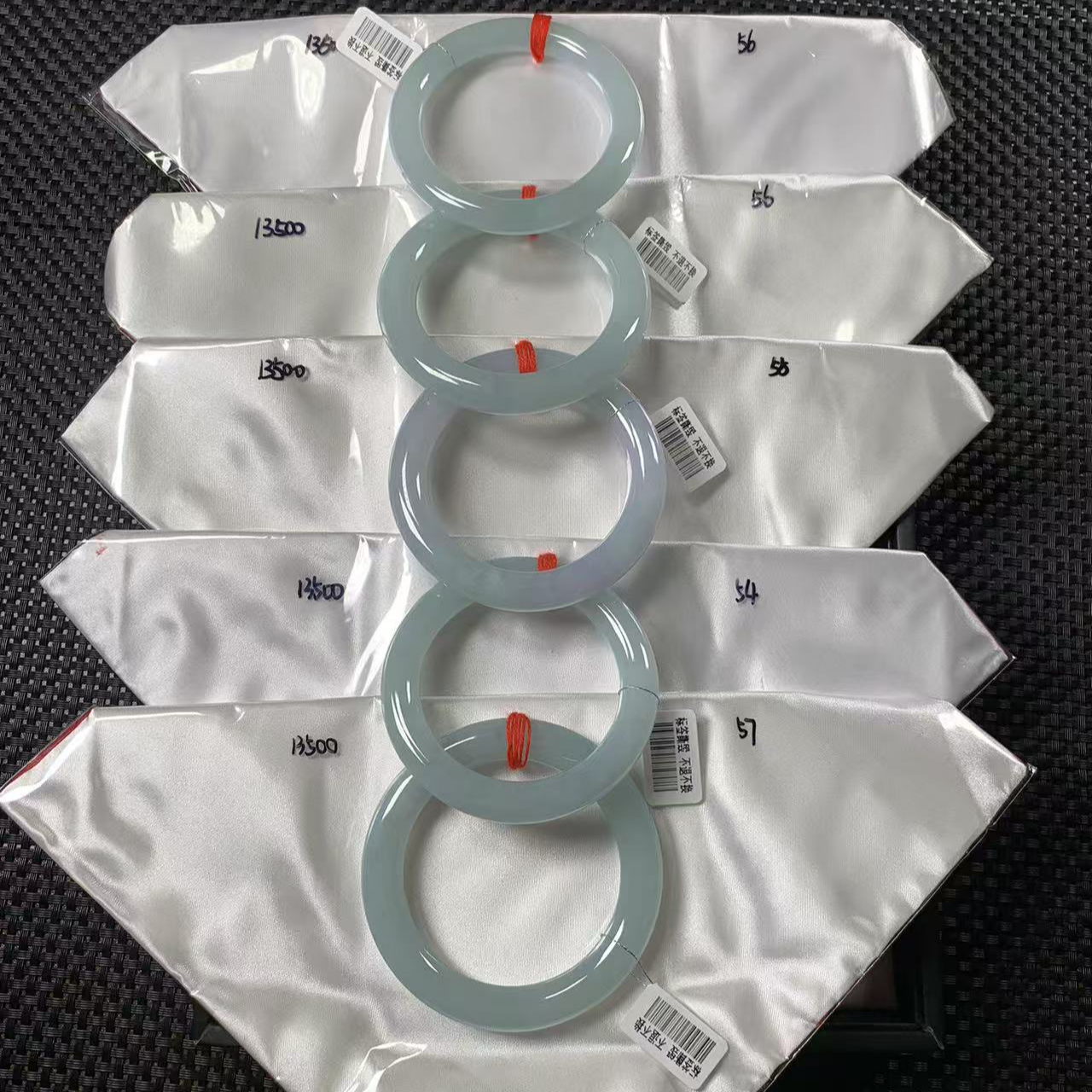 天然缅甸翡翠A货手镯多样性发货，发一件