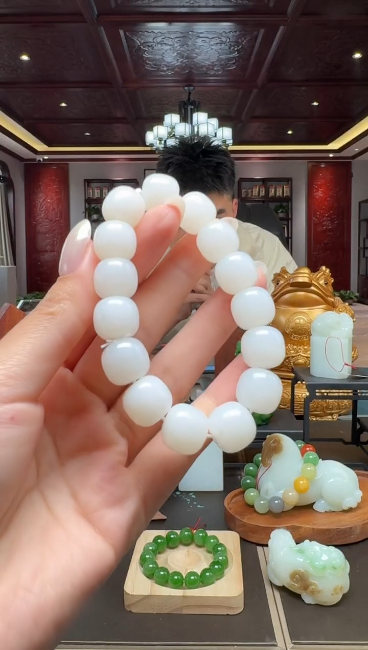 未镶嵌和田玉挂件qml