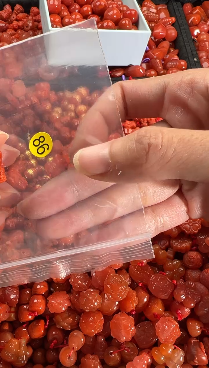 【闪购商品】南红玛瑙颈饰未镶嵌1