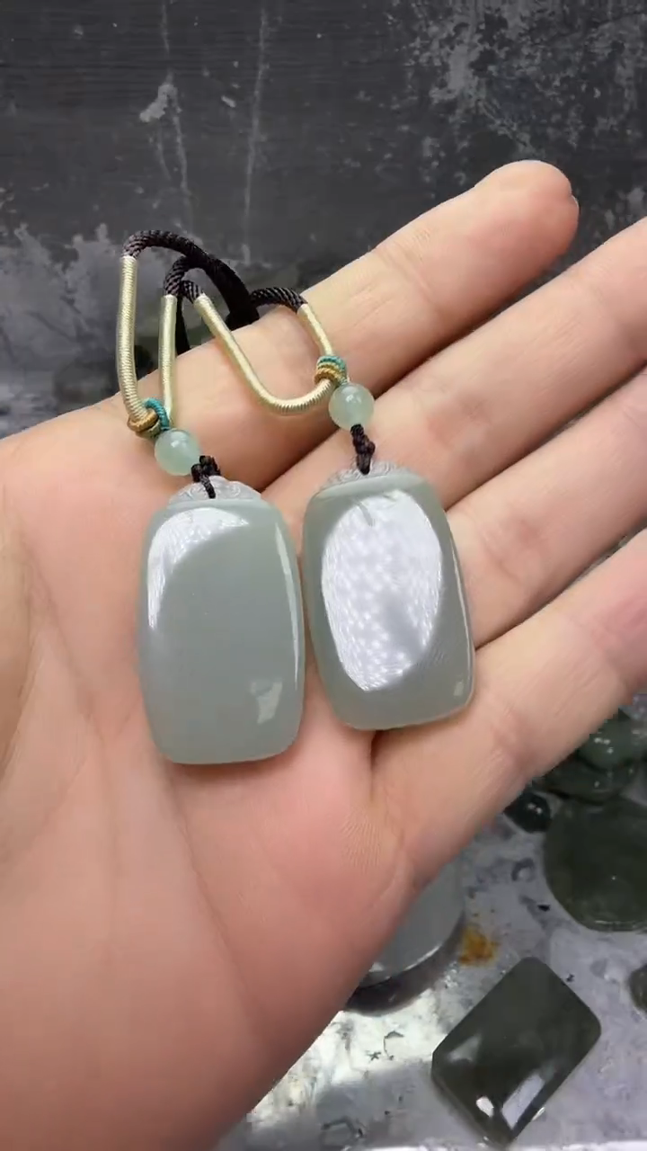 颈饰未镶嵌和田玉198无事牌  多样性发一件--拍一发一 