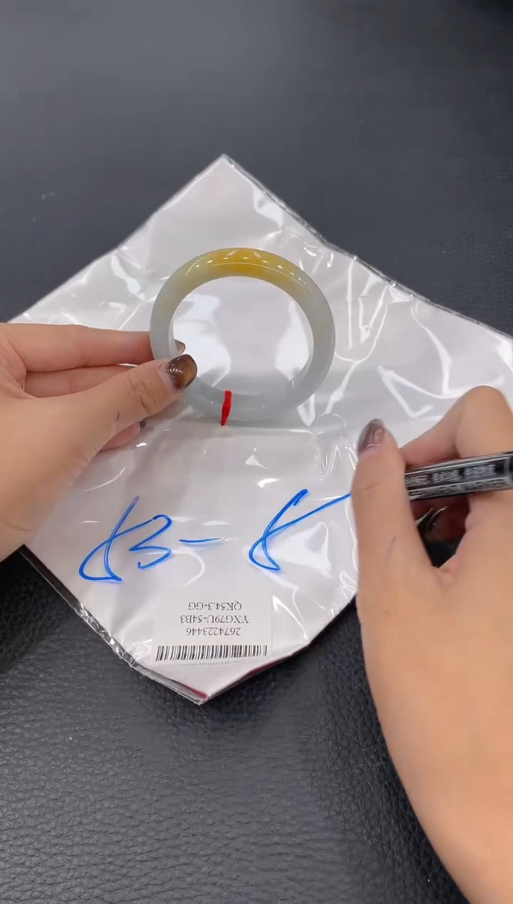 【闪购商品】翡翠手镯未镶嵌手镯