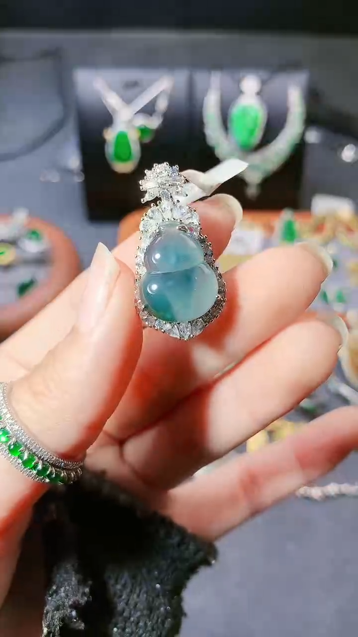 【闪购商品】翡翠吊坠(赠链)银S925镶嵌吊坠