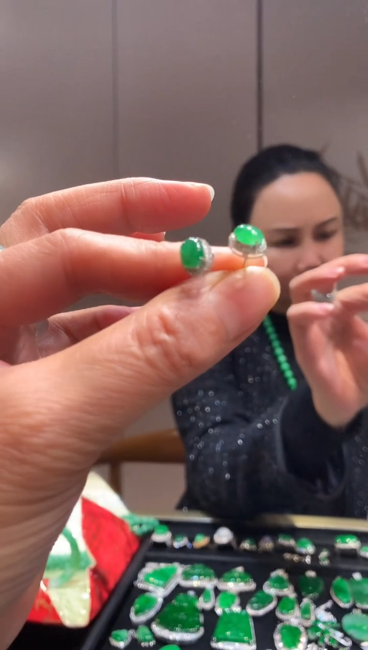 【闪购商品】翡翠耳钉18K金镶嵌耳钉 