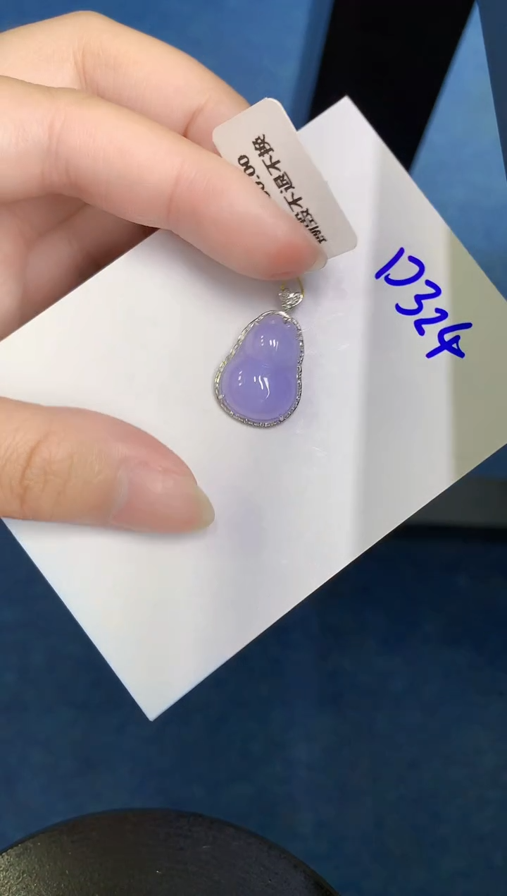 翡翠18K金镶嵌颈饰000000000