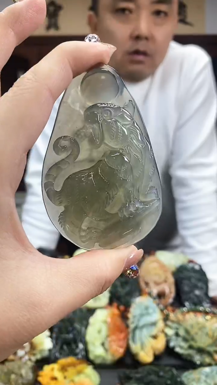 【闪购商品】蛇纹石玉吊坠未镶嵌·