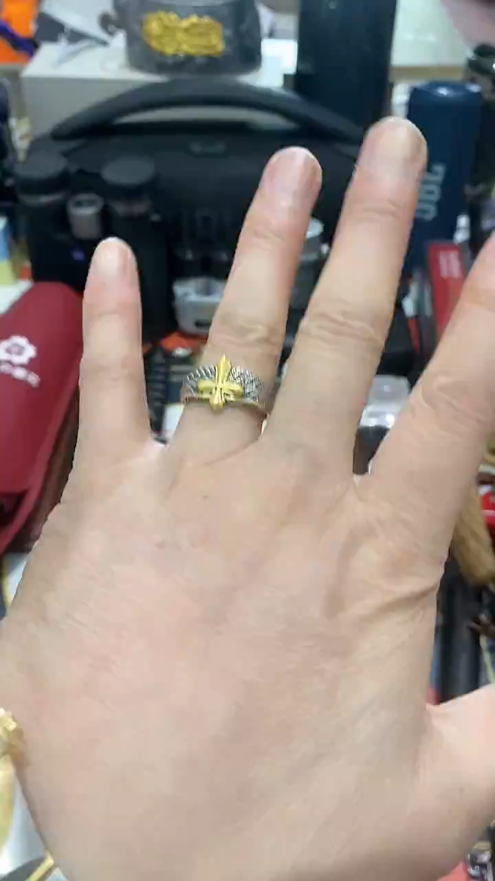 瓷片闪购商品 如图所示