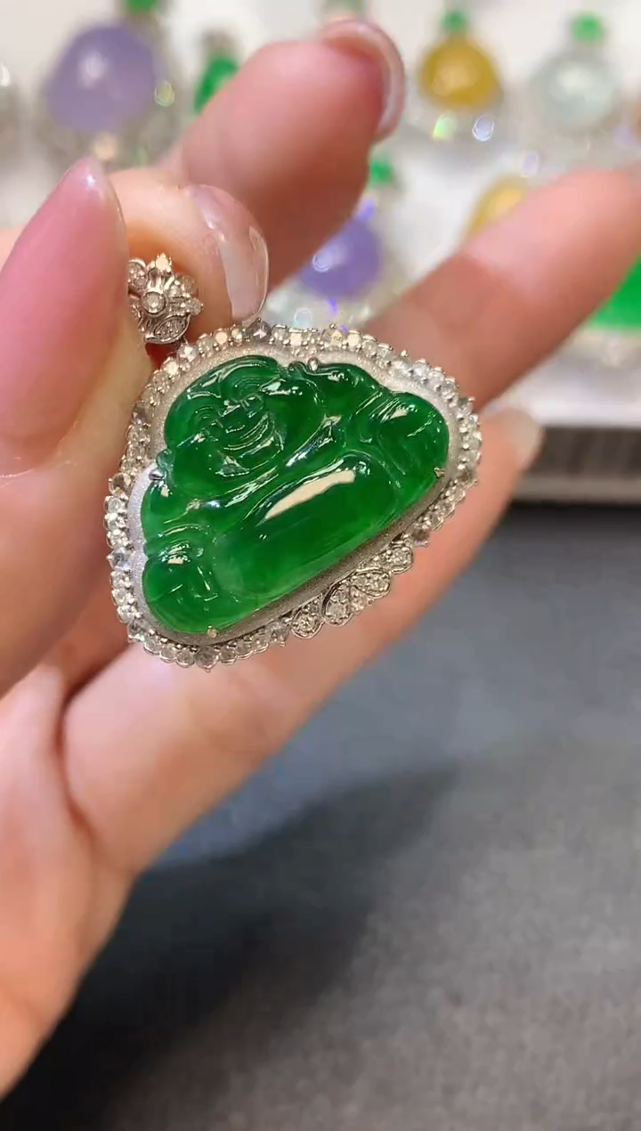 【闪购商品】翡翠吊坠(不含链)18K金镶嵌C59