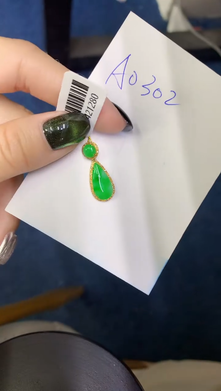 【闪购商品】翡翠颈饰18K金镶嵌00000000000