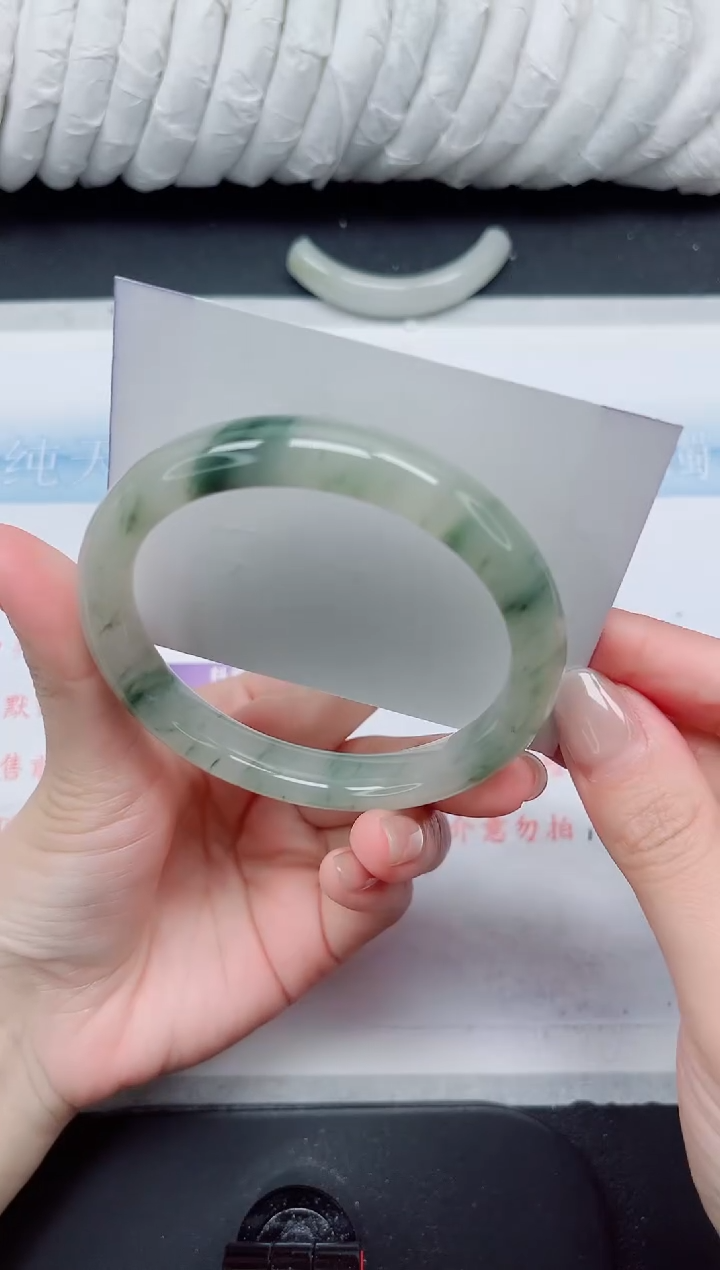 【闪购商品】石英质玉手镯未镶嵌172-62.8