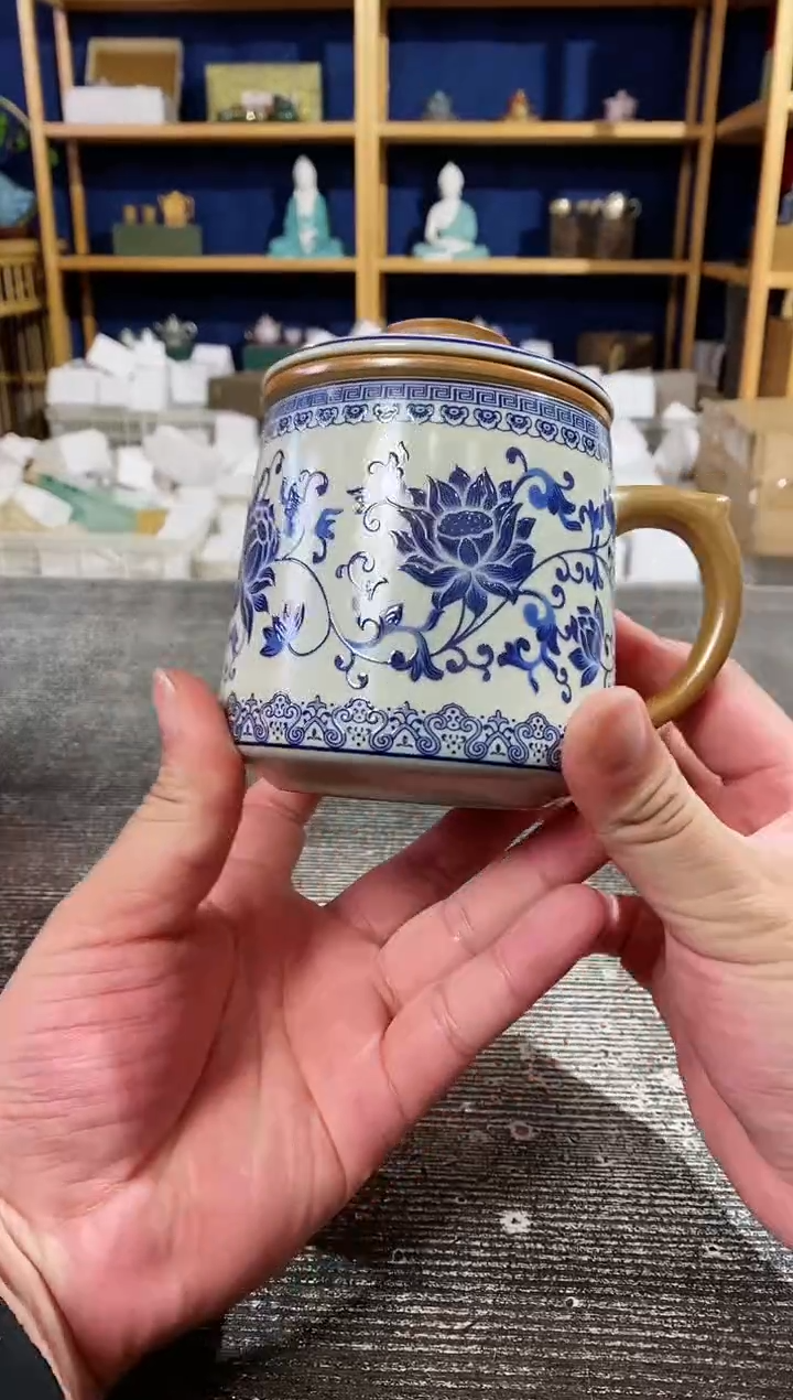 【闪购商品】其他青花缠枝莲办公杯