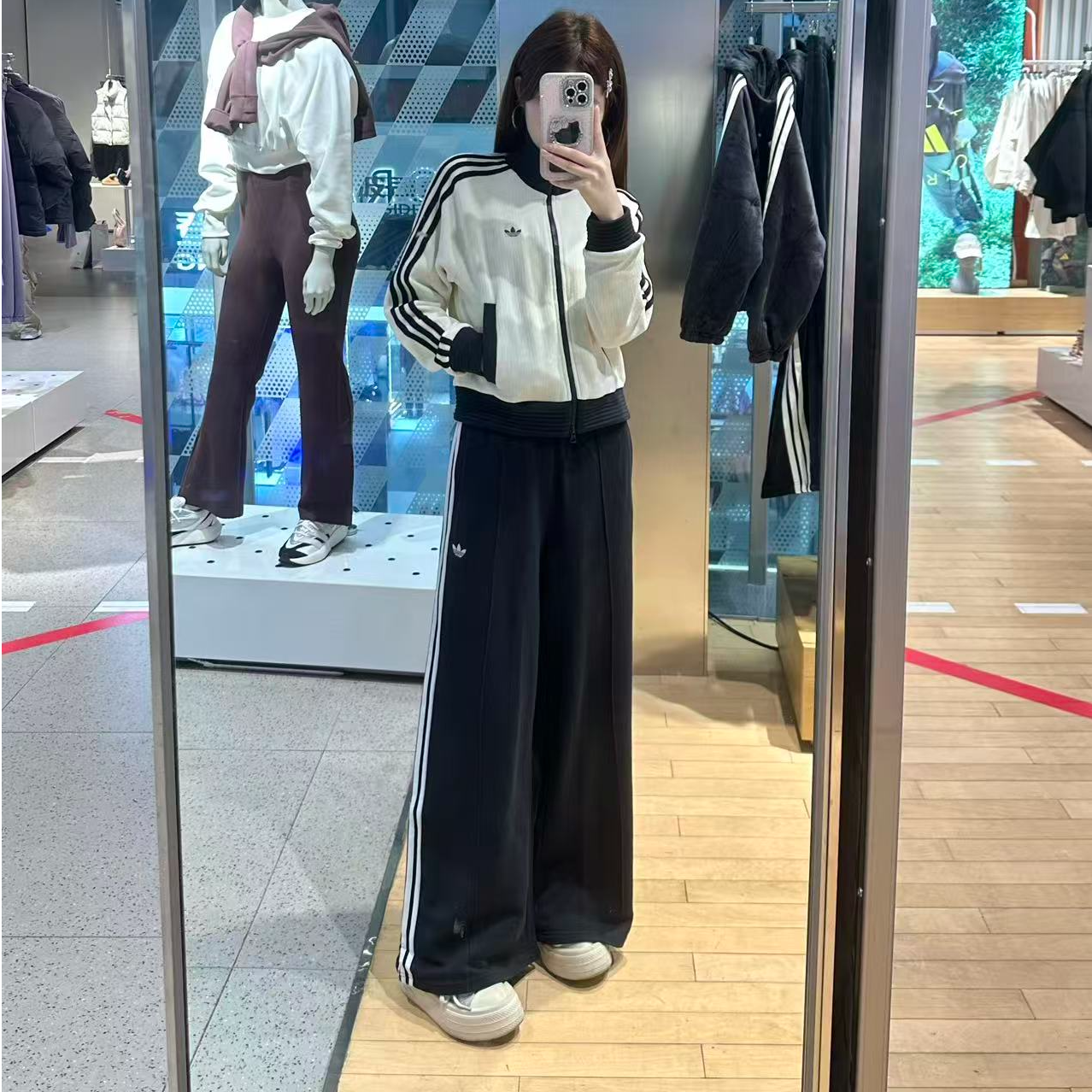 adidas ADICOLOR WIDE JOGGERS 纯棉阔腿运动裤 JV7473 A