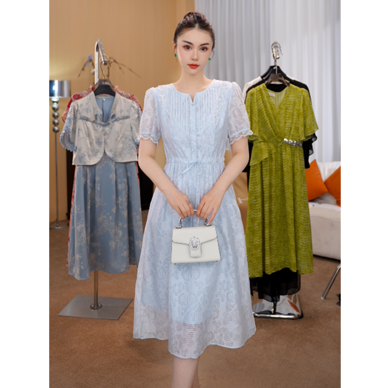 G6527时尚小清新蓝色连衣裙女夏季2025新款修身减龄中长款a字裙