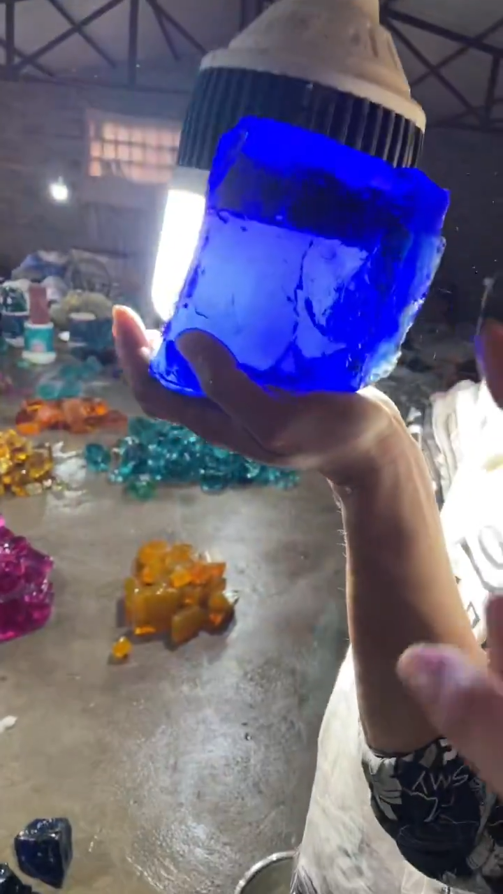 新疆五彩石原石摆件