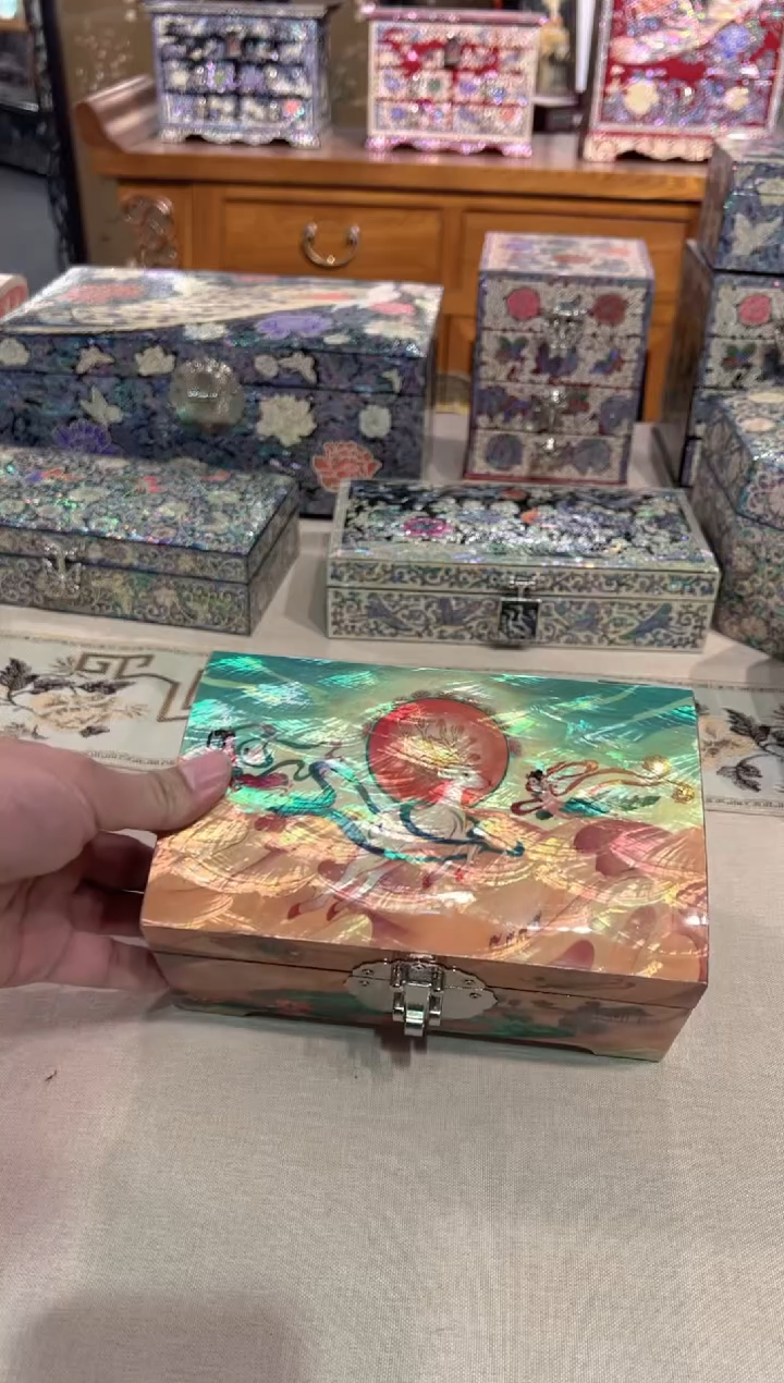 【闪购商品】鱼锁绒布底弘贝雅螺钿漆器文化馆