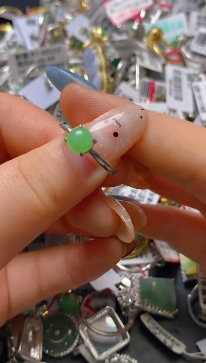 银S925镶嵌戒指翡翠百内无证书