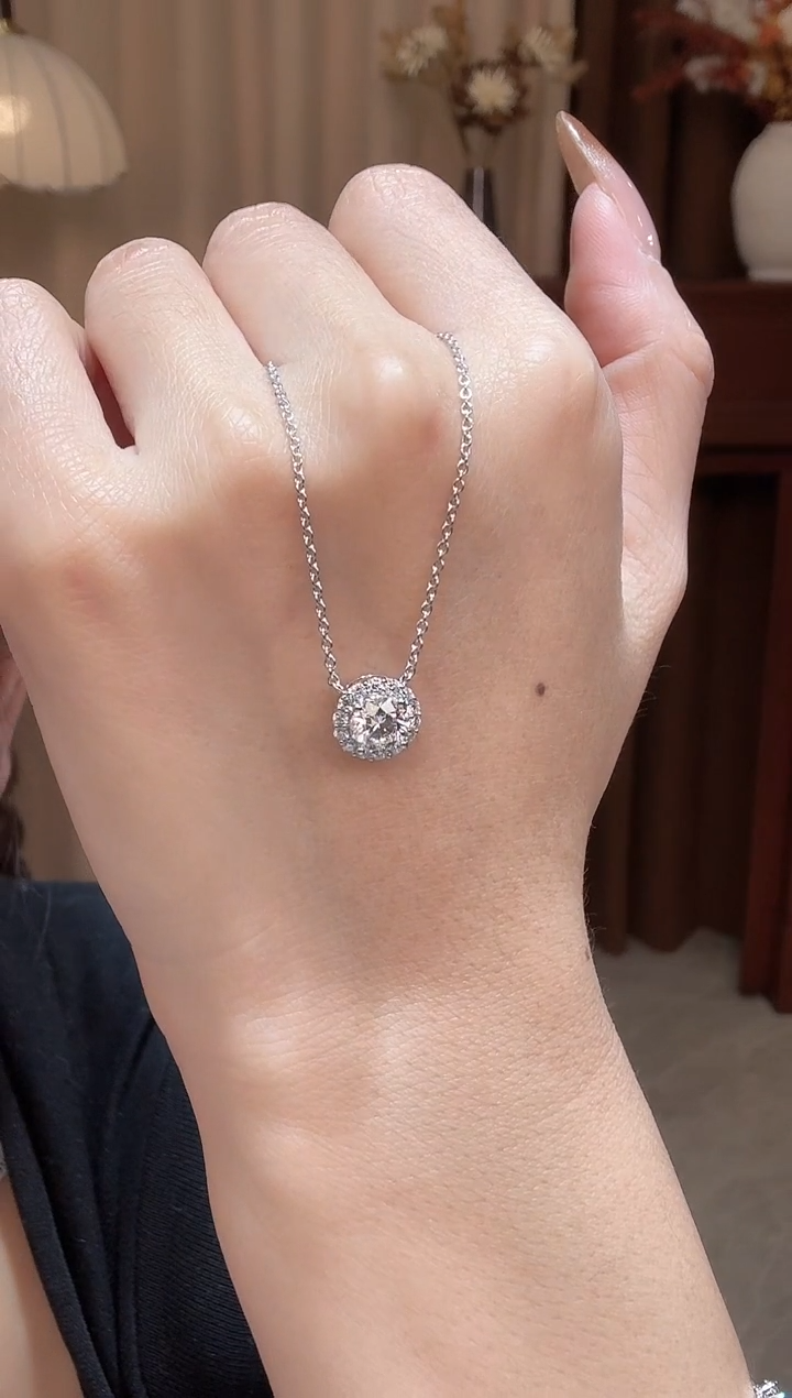 18K金镶嵌颈饰实验室培育钻石1卡圆钻围镶项链