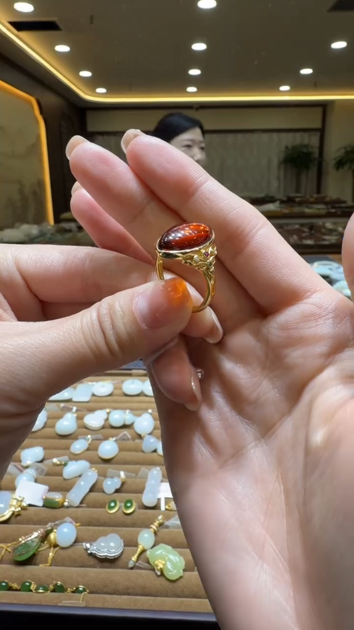 琥珀颈饰未镶嵌戒指