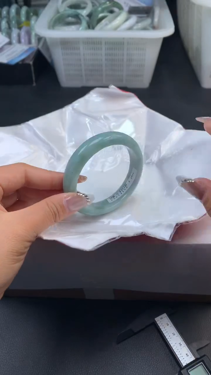 【闪购商品】翡翠手镯未镶嵌天然缅甸A货翡翠手镯