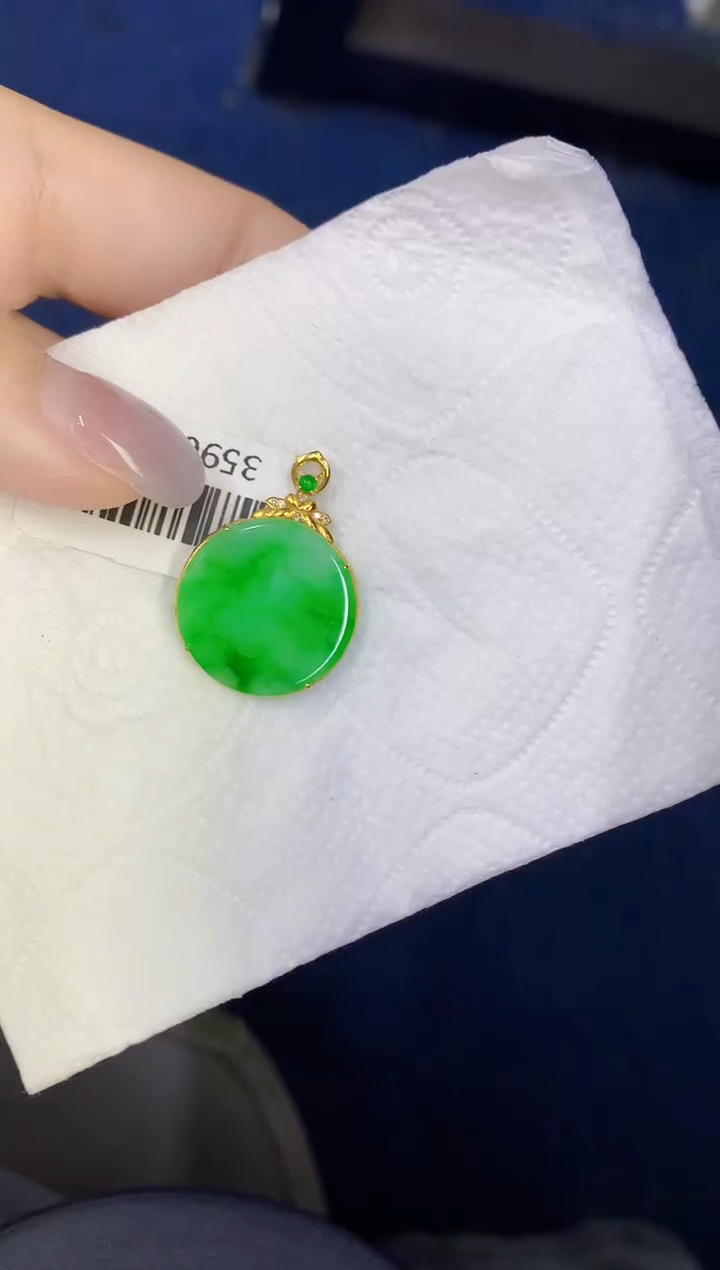颈饰18K金镶嵌翡翠缅甸天然翡翠A货