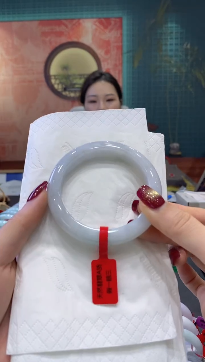 【闪购商品】翡翠手镯未镶嵌多人00243