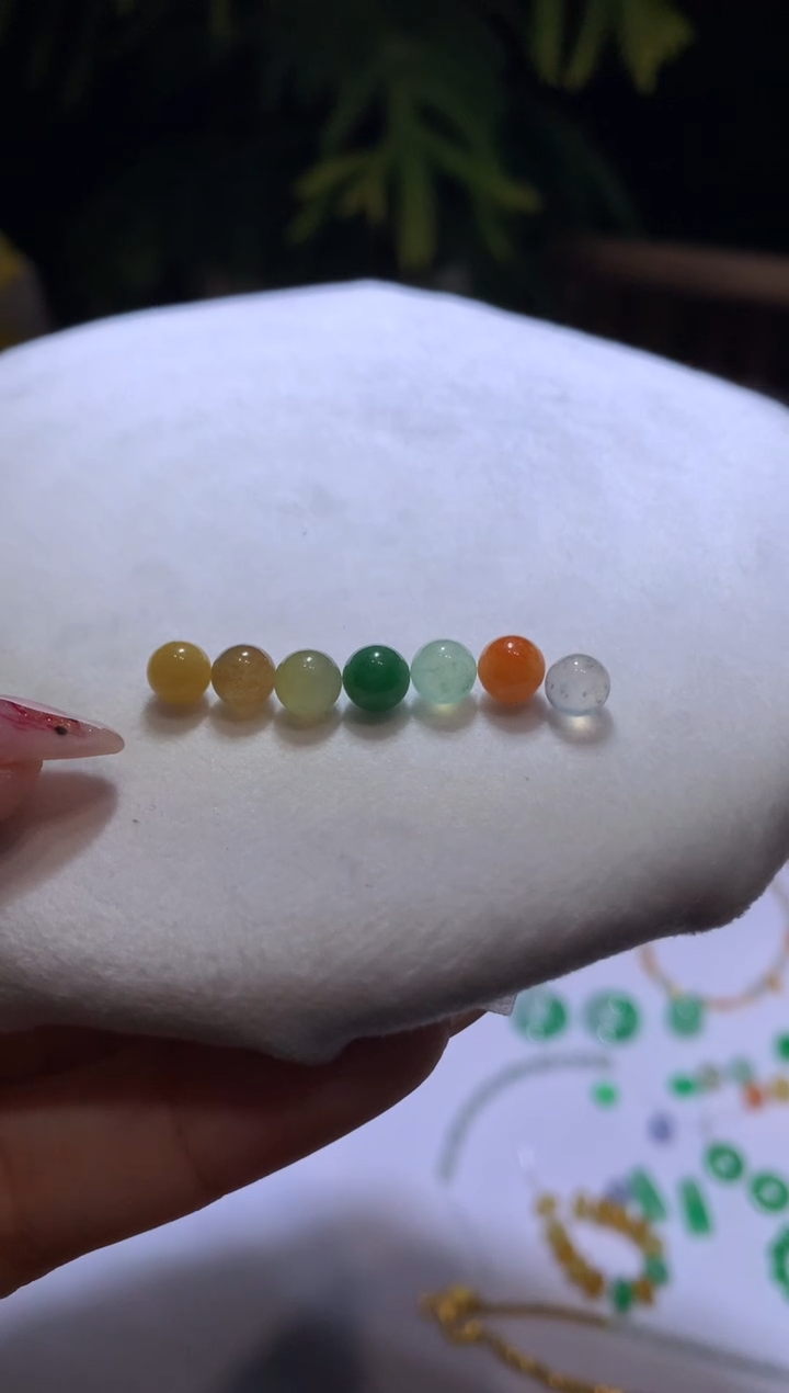 【闪购商品】定制翡翠未镶嵌5.7*珠子7颗 680+68