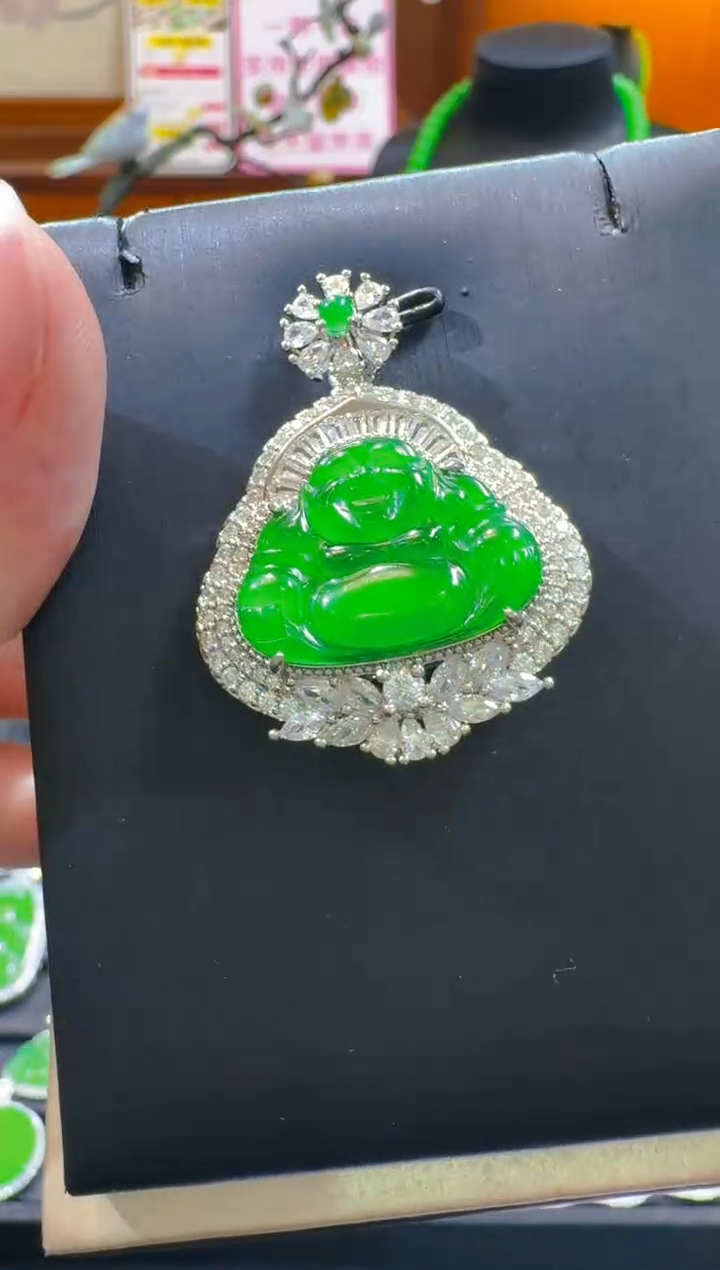 【闪购商品】翡翠吊坠(赠链)银S925镶嵌天然a货翡翠