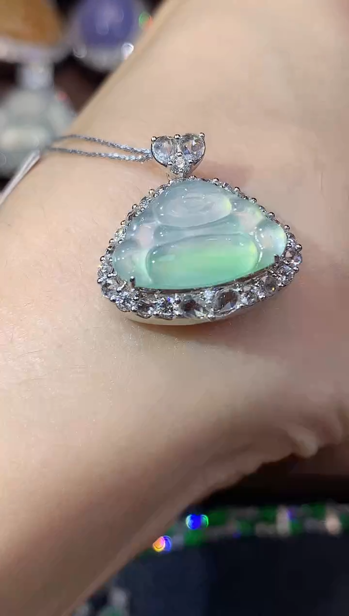 吊坠(不含链)18K金镶嵌翡翠A54