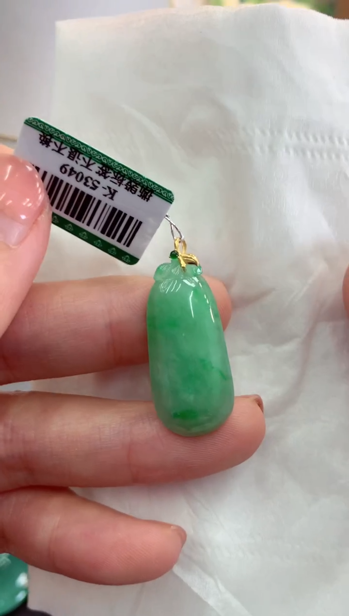 【闪购商品】翡翠吊坠(不含链)18K金镶嵌挂件