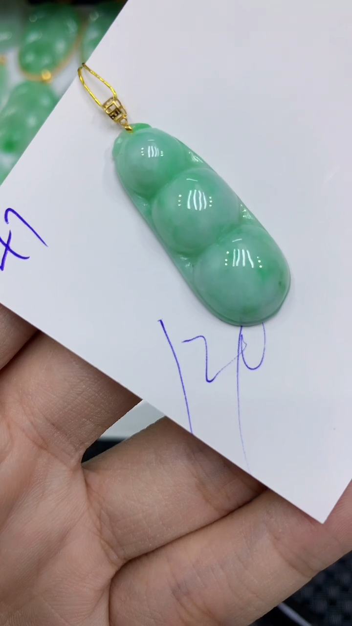 颈饰18K金镶嵌翡翠翡翠11111