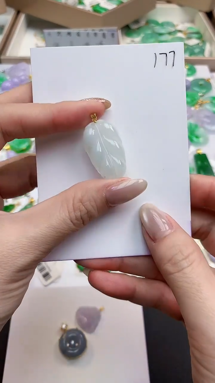 颈饰18K金镶嵌翡翠天然缅甸A货翡翠