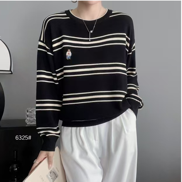 新款圆领针织衫套头时尚洋气条纹刺绣宽松长袖显瘦打底衫