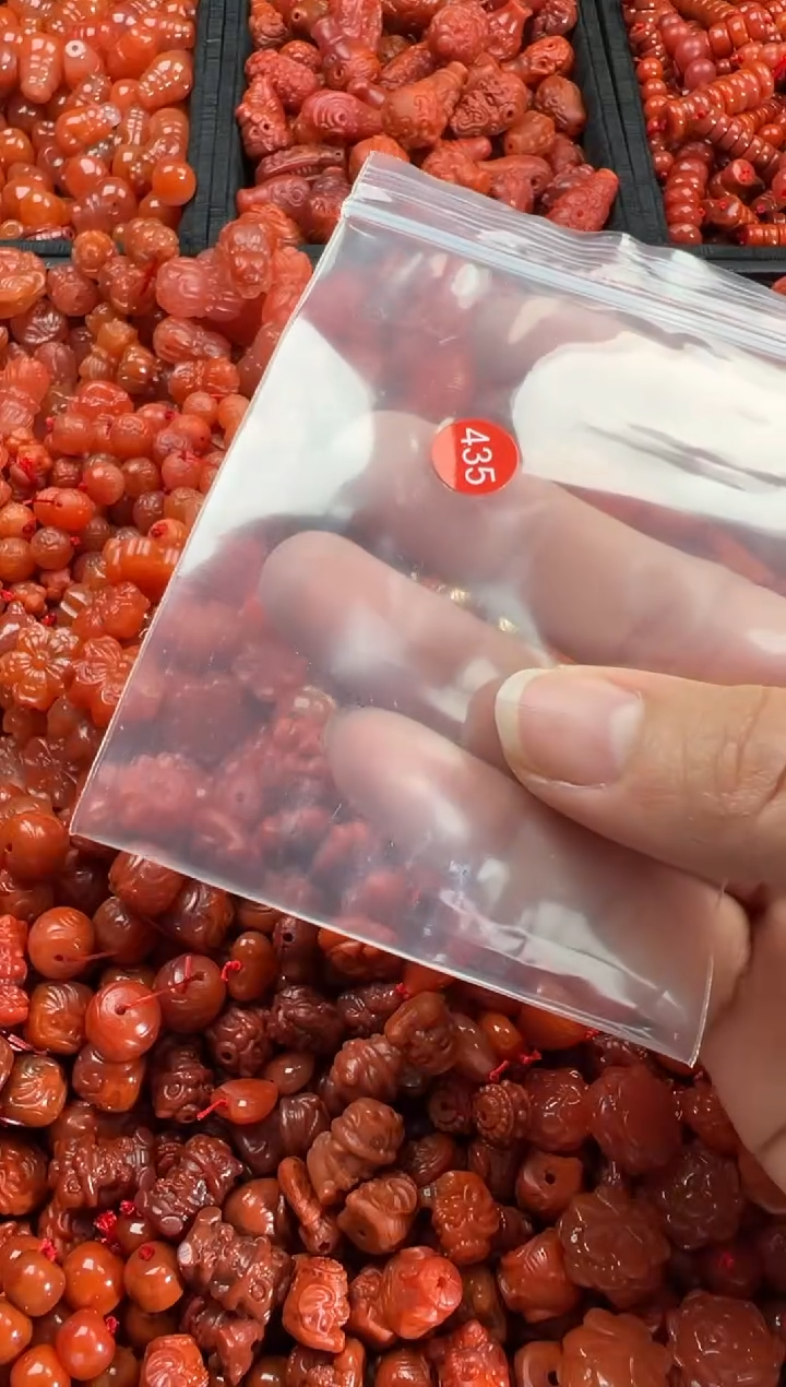 【闪购商品】南红玛瑙颈饰未镶嵌1
