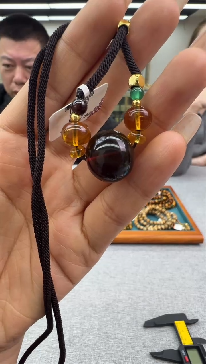 【闪购商品】琥珀颈饰未镶嵌611秒拍号