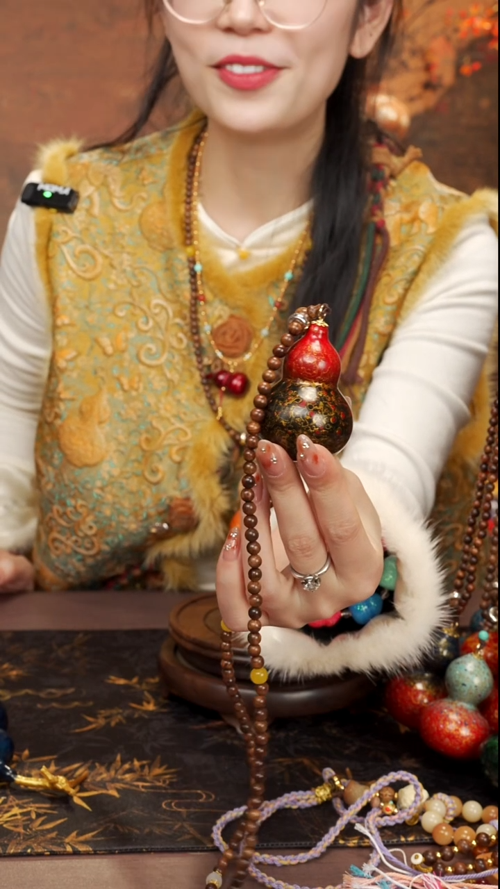 147 --大漆脖挂小葫芦---158