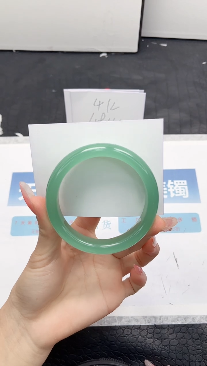 【闪购商品】石英质玉手镯未镶嵌45-58.2