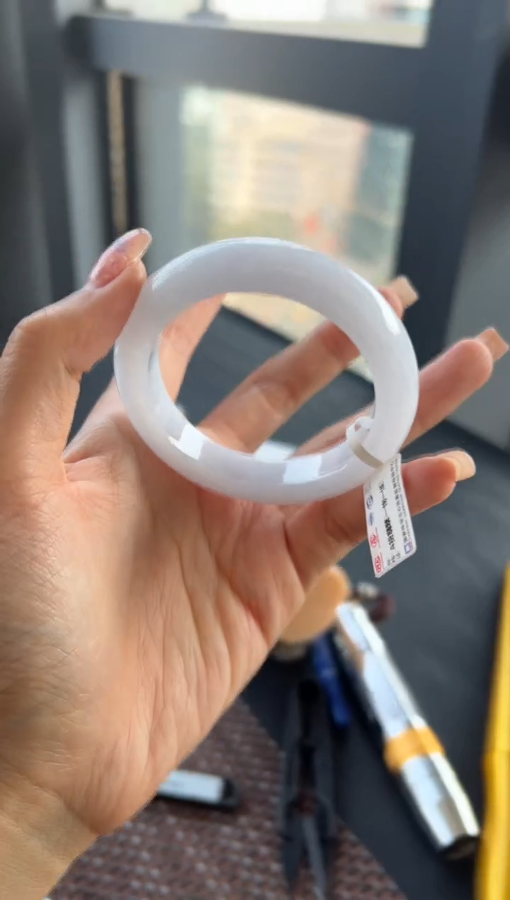 【闪购商品】翡翠手镯未镶嵌43号52*12*9.2