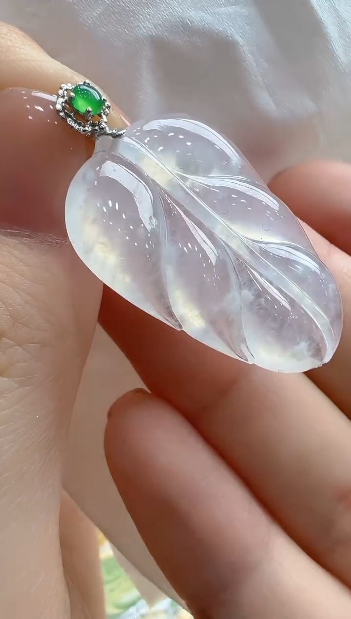 【闪购商品】翡翠吊坠(不含链)18K金镶嵌多样性发货拍一发一