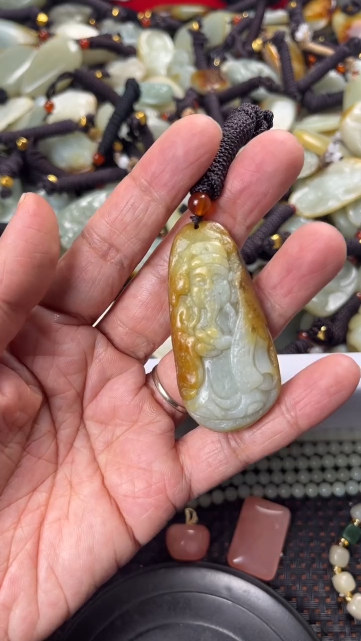 【闪购商品】和田玉颈饰未镶嵌多样性发货没有证书拍一发一有瑕