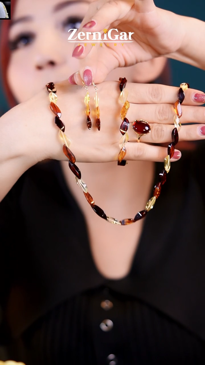 【闪购商品】琥珀颈饰未镶嵌天然琥珀四件套