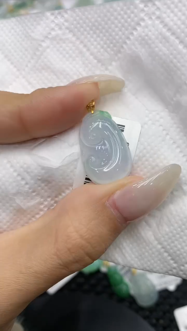 颈饰18K金镶嵌翡翠111111111111